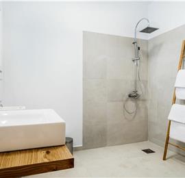 4 bedroom villa with pool & seaview, near Acharavi, sleeps 9